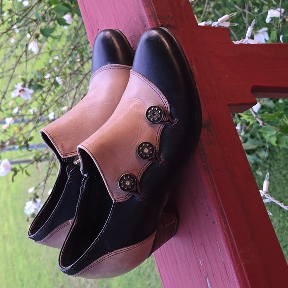 L'Artiste SPRINGSTEP Vintage Look 1930s Style Side Zipper Pump Tan Black 39 - Picture 3 of 8